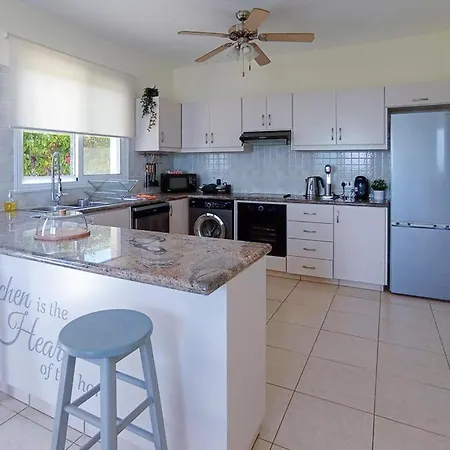 Gorgeous Home In Neo Chorio With Wifi * Neo Chorio